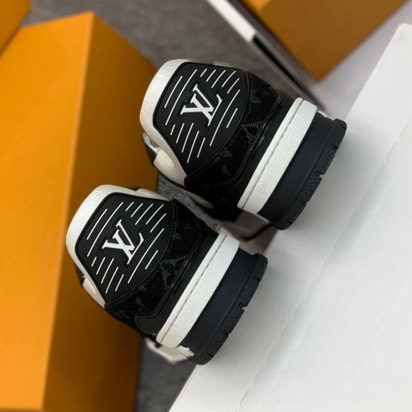 Louis Vuitton Black and White Sneakers Sneakers